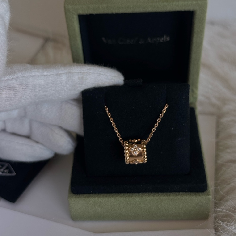 Pristine condition van cleef and Arpels perlee clover pendant and chain (SOLD)
